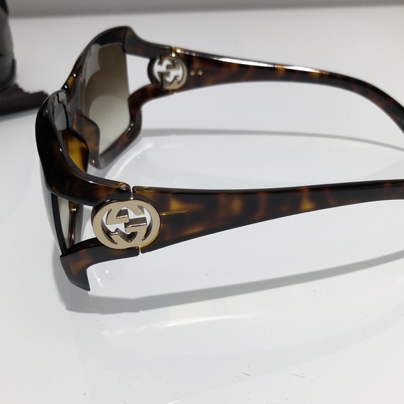 Gucci Sunglasses with Case - Picture 10 of 10